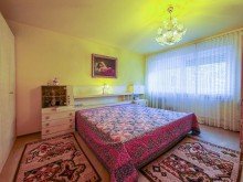Schlafzimmer 3-Zimmer Wohnung mit Tiefgaragenstellplatz und Balkon