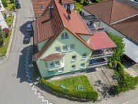 Bild (40f19c76711ef0c9ba7525f4af218ee9): Mehrfamilienhaus in Bad Urach zu verkaufen.