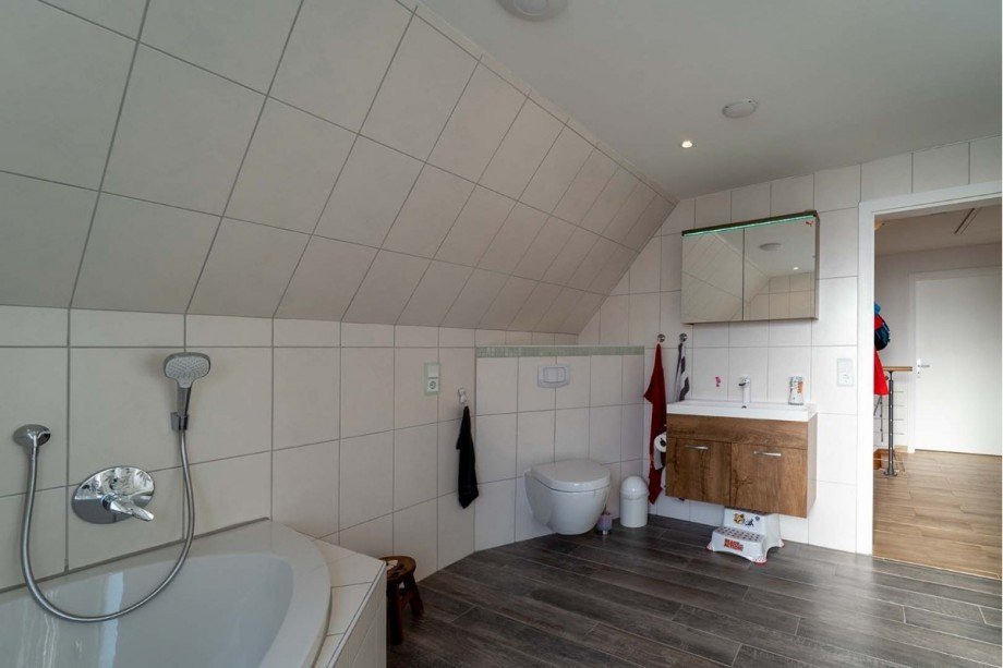 Bad Einfamilienhaus M�nsingen