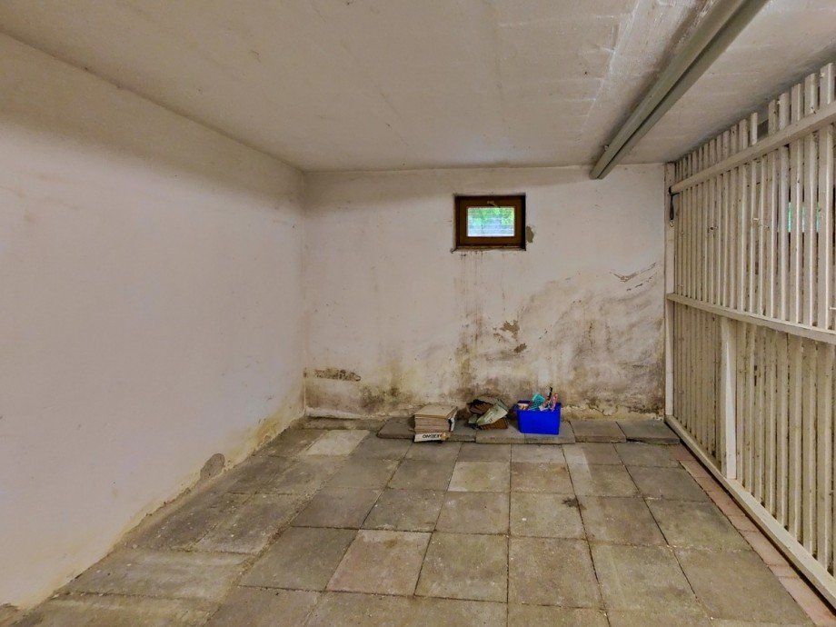 Keller Doppelhaush�lfte Pfullingen