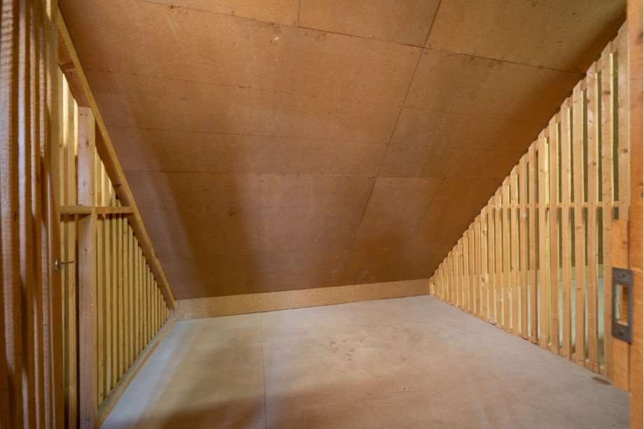 B�hnenabstellraum Dachgeschosswohnung Pfullingen