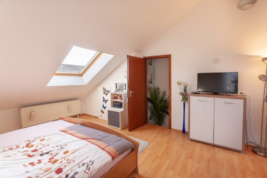 Schlafzimmer Dachgeschoss weitere Ansicht Reihenendhaus Reutlingen