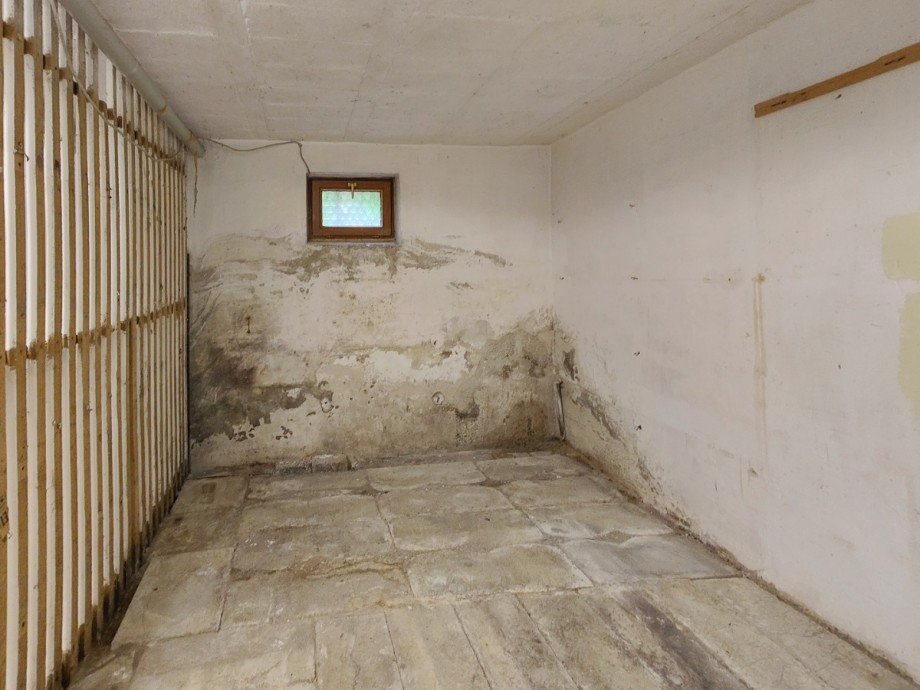 Keller Doppelhaush�lfte Pfullingen