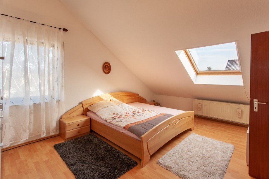 Schlafzimmer Dachgeschoss Reihenendhaus Reutlingen