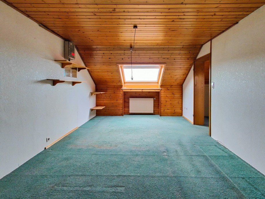 Zimmer Dachgeschoss Doppelhaush�lfte Pfullingen