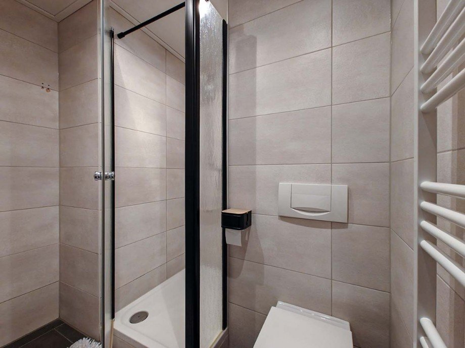 G�ste WC mit Dusche Wohnung Reutlingen