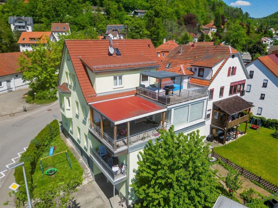 Luftaufnahme Mehrfamilienhaus Bad Urach